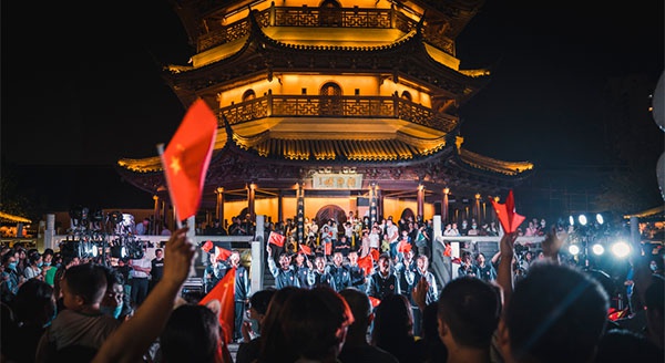 燃！快閃唱響《我和我的祖國》，國慶小長假樂游里運(yùn)河！